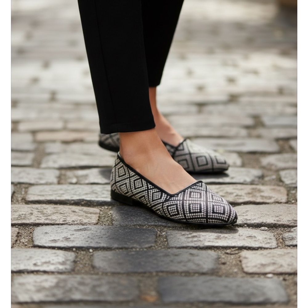 Avon Black and White Geometric Cushion Steps Flats